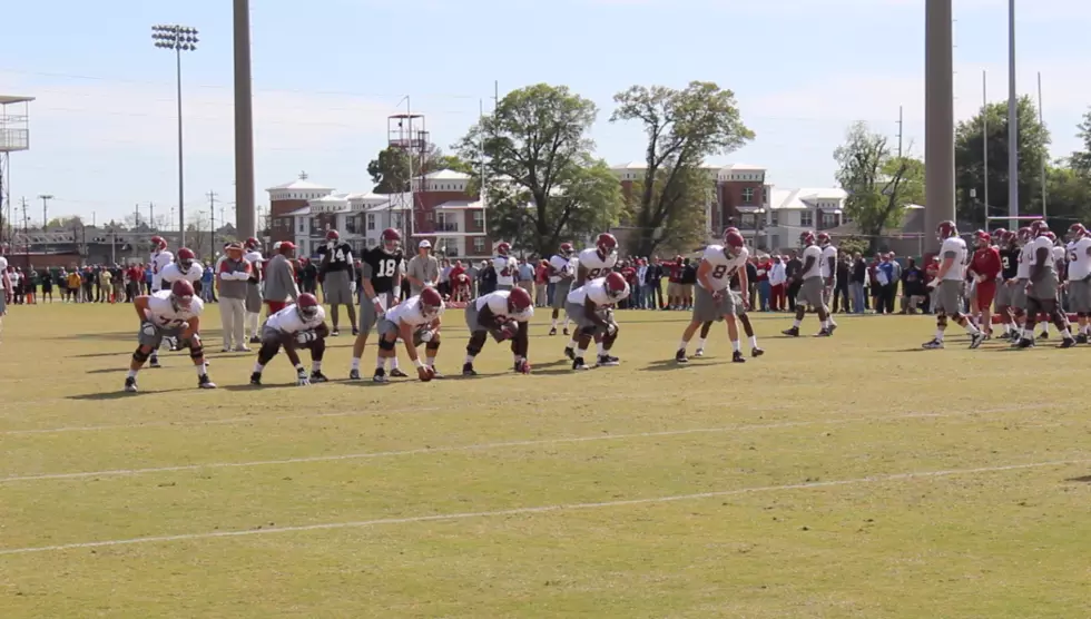 Watch the Alabama Offense Work at a Crowded Friday Practice