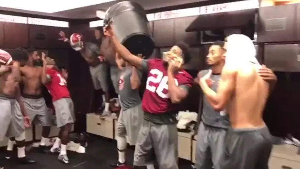 Watch the Alabama Football Team Take Part in the ‘Mannequin Challenge’