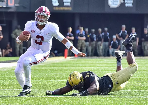 Alabama Football’s Jalen Hurts Named Davey O’Brien Award Semifinalist