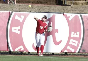 Kaylee Tow Named Top 25 Finalist for Schutt Sports/NFCA Division I Freshman of the Year