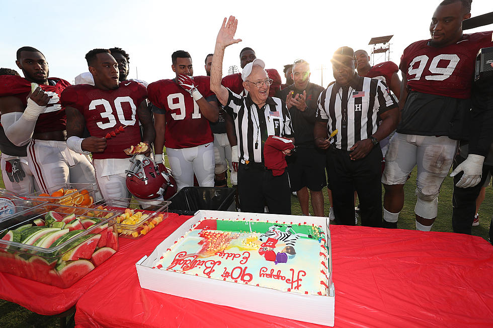 Alabama Celebrates Referee Eddie Conyers&#8217; 90th Birthday at Practice