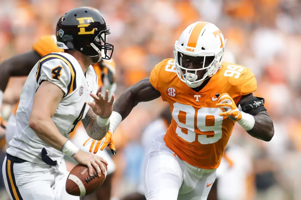 Tennessee OLB Jonathan Kongbo Out for Season with Torn ACL