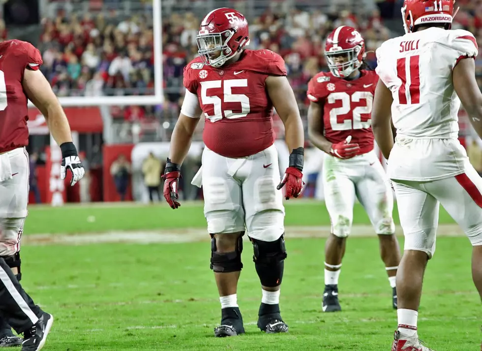 Alabama Offensive Lineman Organizes to Provide Shoes For Children