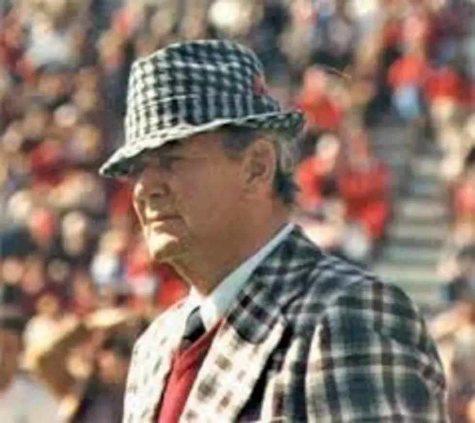 The Iconic &#8216;Bear&#8217; Bryant Houndstooth Hat Is Now Up For Auction