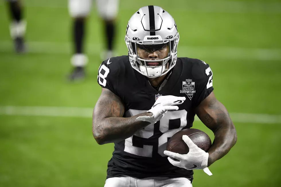 Report: Raiders place franchise tag on Josh Jacobs