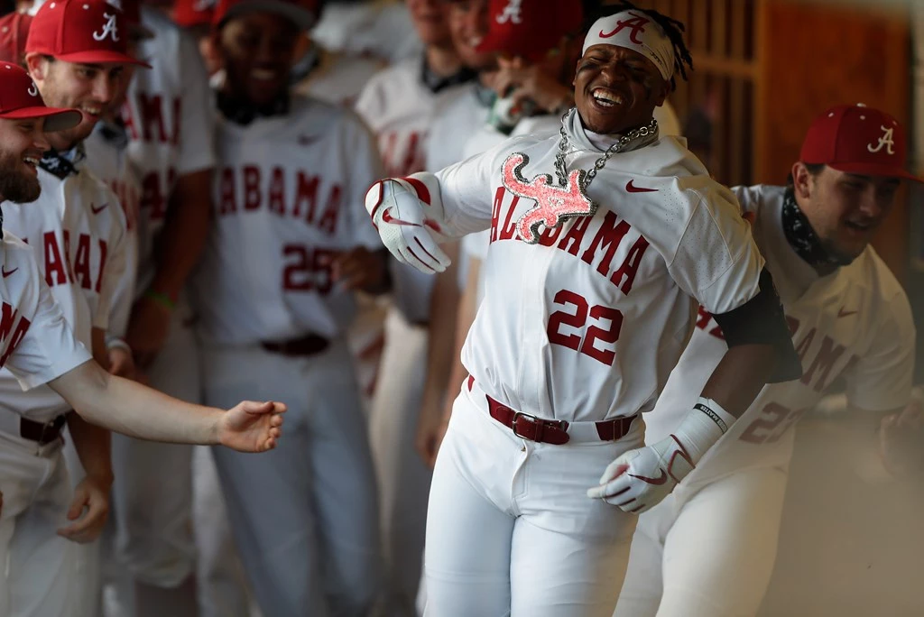 Alabama Baseball OF T.J. Reeves Enters NCAA Transfer Portal