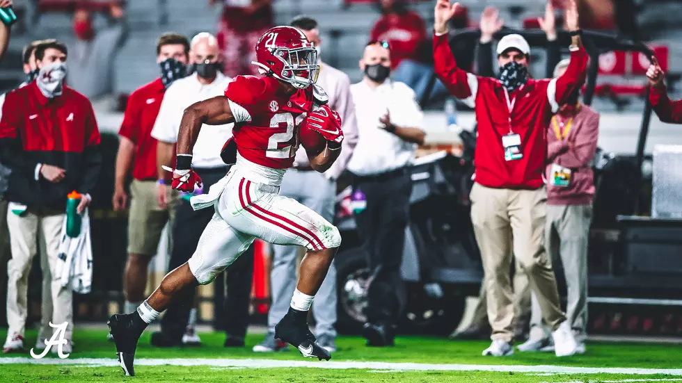 Running Backs Show Pass Catching Abilities At A-Day