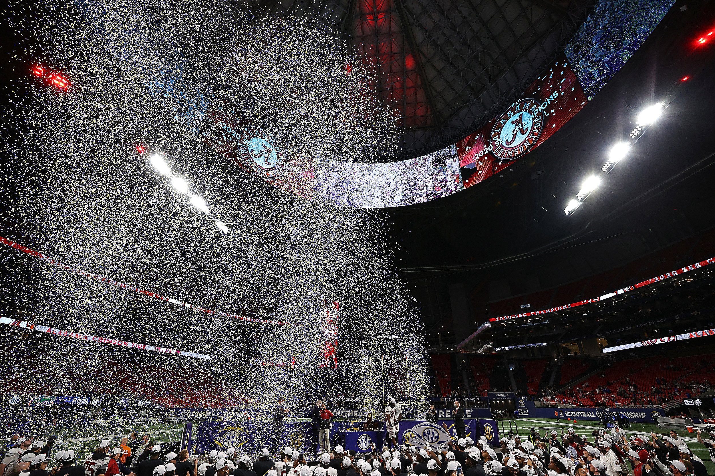 Mercedes-Benz Stadium Wi-Fi saw 12 TB of data used at January's college  championship