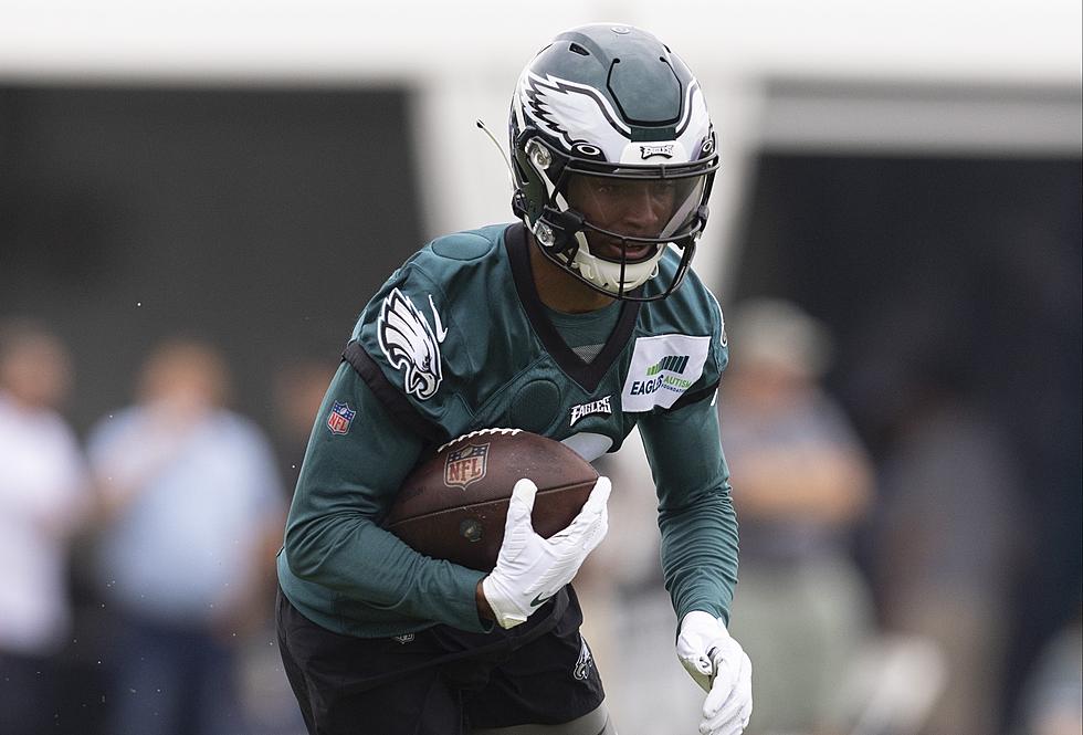 Heisman Trophy Winner DeVonta Smith Sprains MCL at Eagles Camp