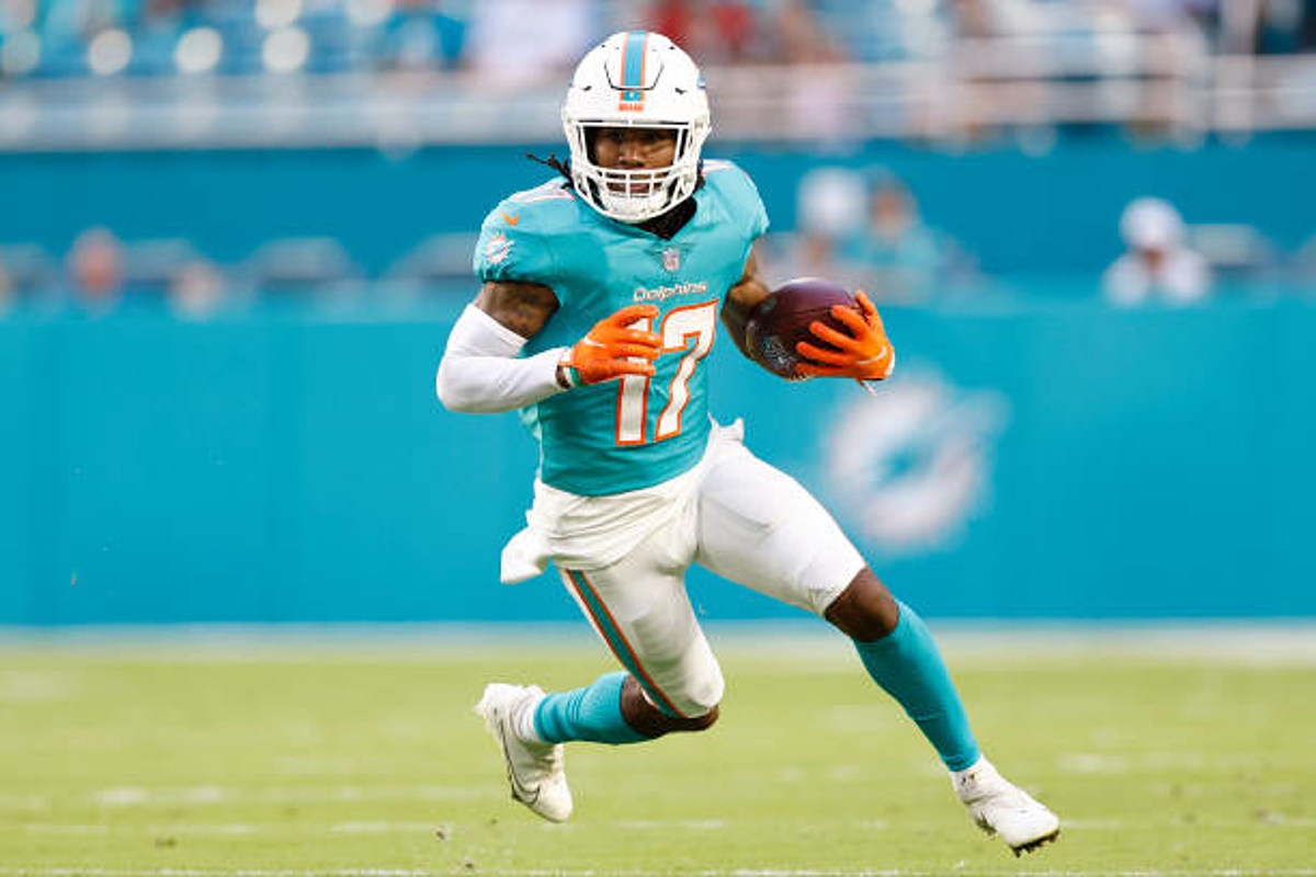 Jaylen Waddle perfecting his routes before third year for Dolphins