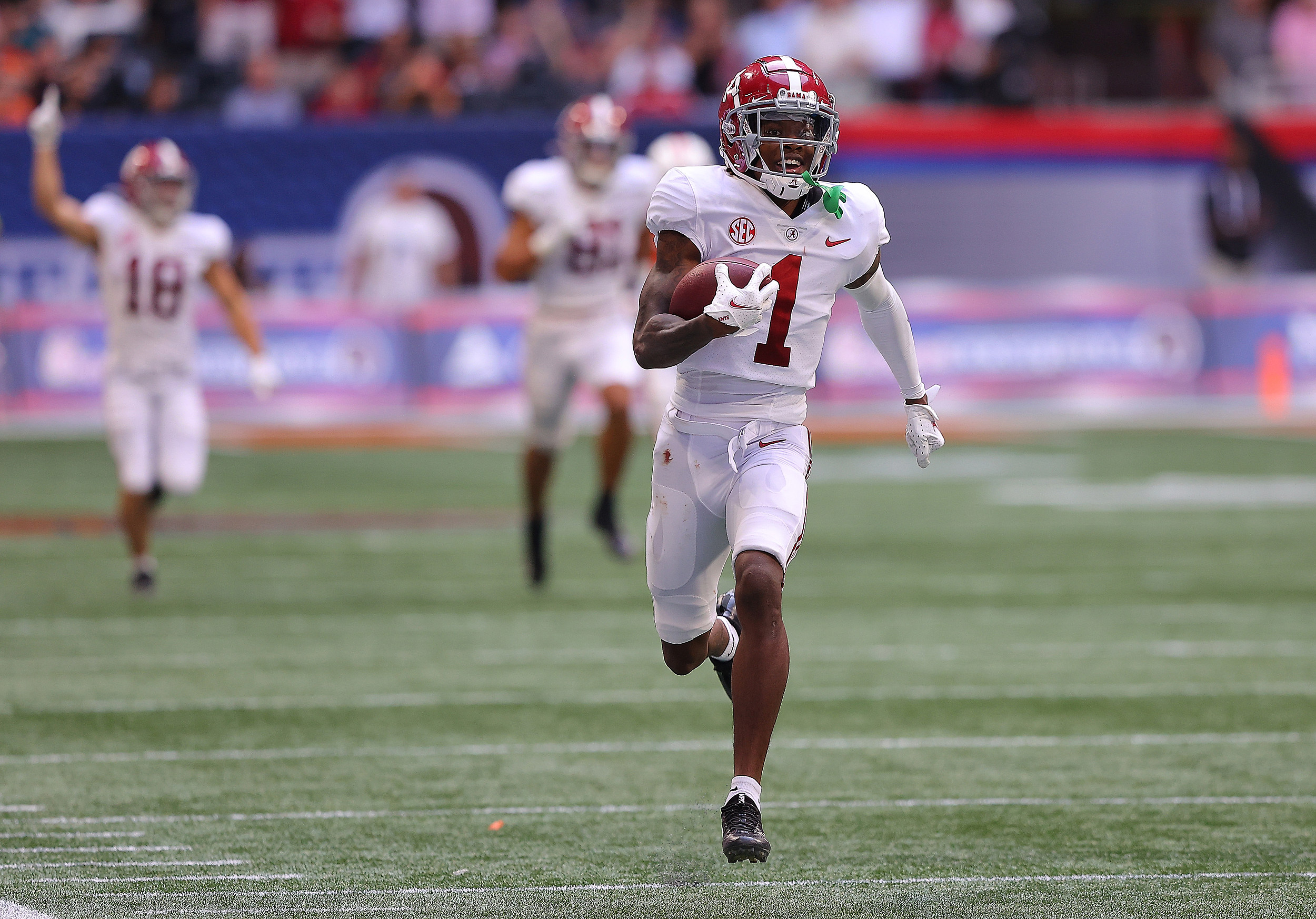 Alabama wide receiver Jameson Williams declares for NFL draft