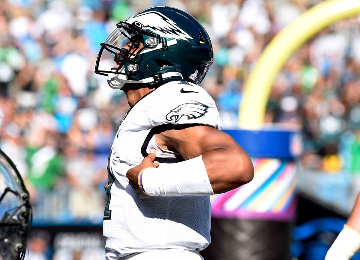 Eagles are 3-0, with an unstoppable running game, but what's wrong with  Jalen Hurts? 