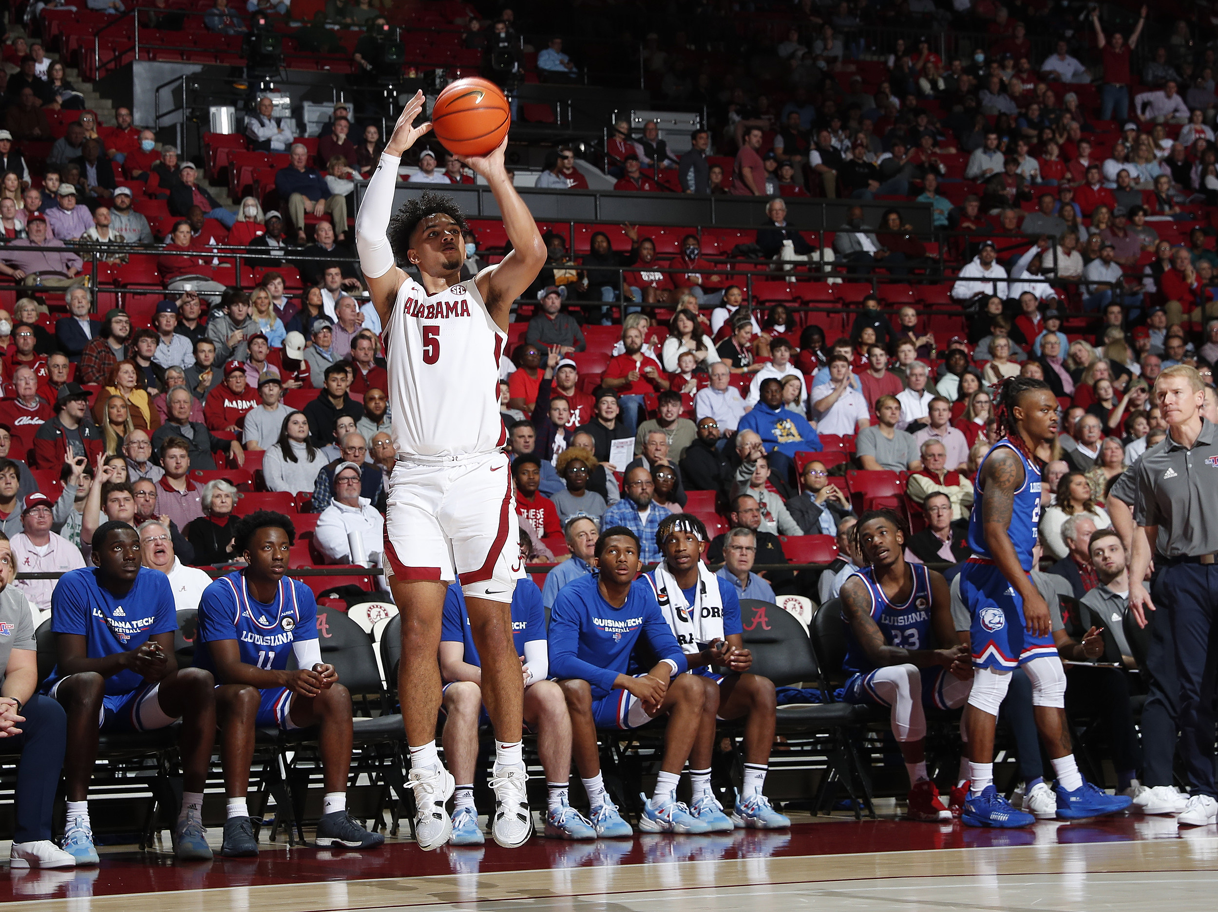 LA Tech forward Kenneth Lofton Jr. to sign agent, stay in NBA draft