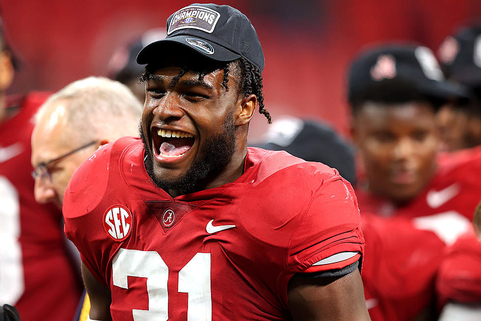 Four Alabama Players Get a Sackful With Krystal NIL Deal