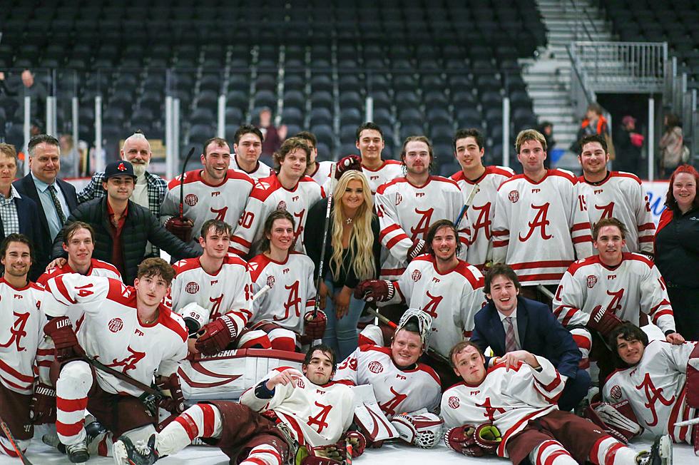The Sabans Donate to Alabama Hockey Team's CHF Nationals Fund