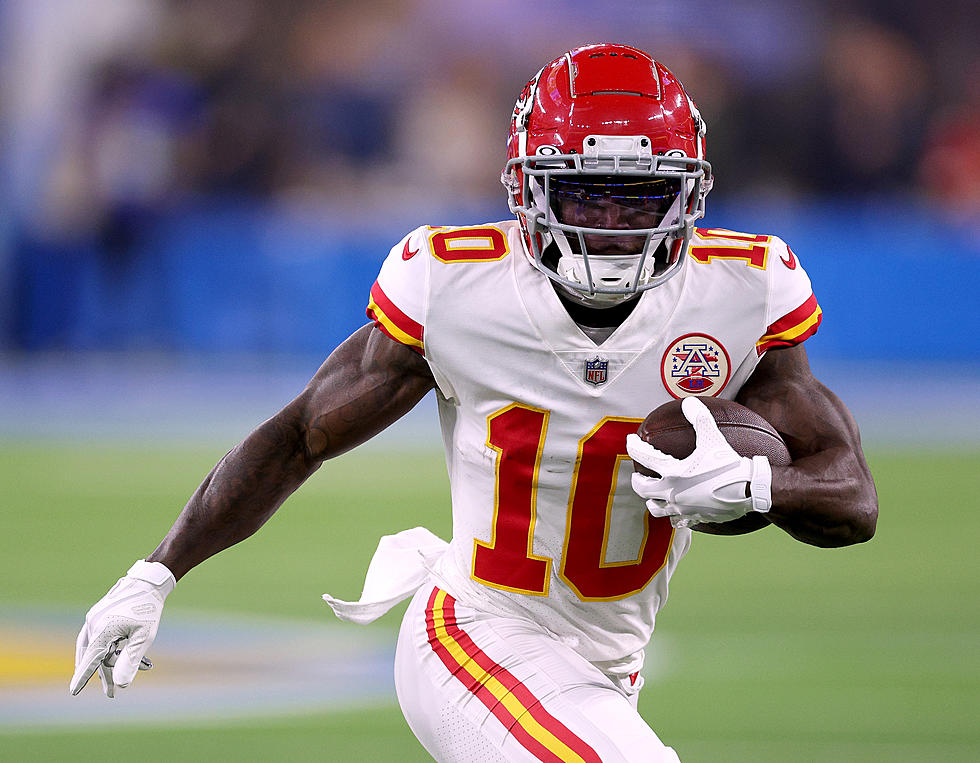 Tyreek Hill Gets Death Threats Over Defending Tua Tagovailoa