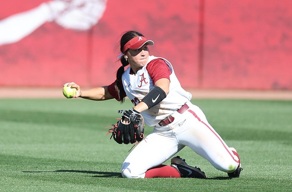 Megan Bloodworth Makes NCAA Softball Top Plays