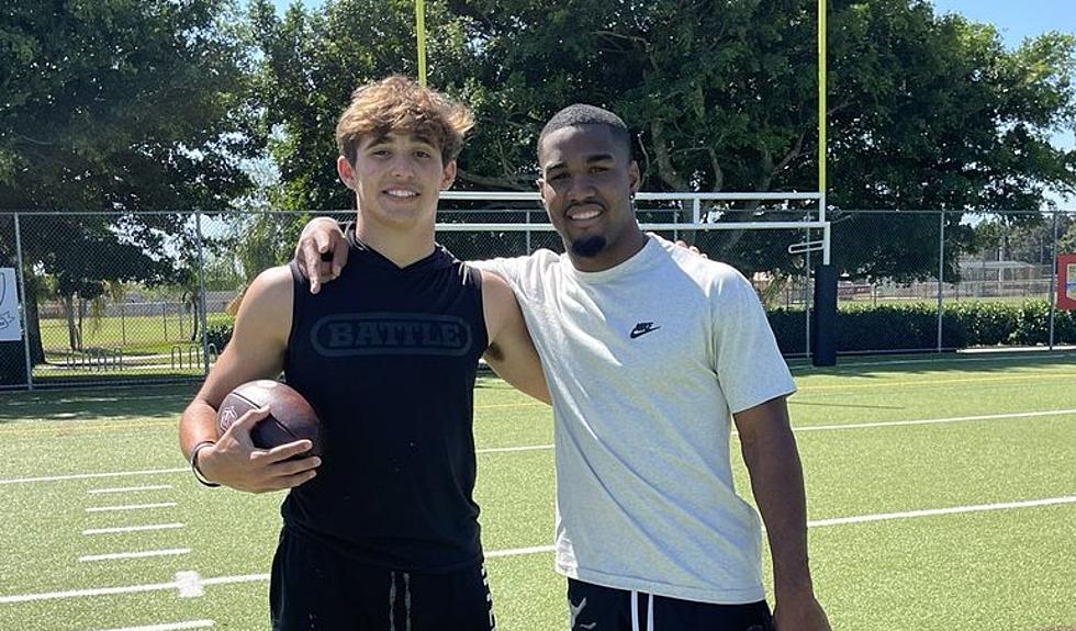 Miami&#8217;s Jaylen Waddle Works Out With Alabama Quarterback Target In Offseason