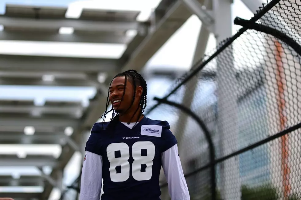 Texans' John Metchie III on the field at voluntary minicamp after