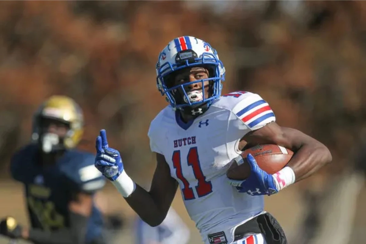 Broncos sign talented JUCO receiver despite late push from