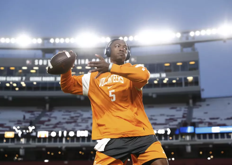 Tennessee Football QB Has Torn Left ACL, Will Miss Remainder of Season
