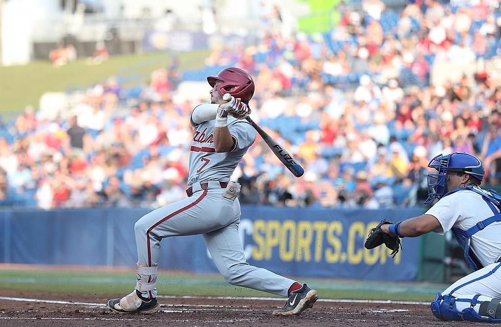 Florida Defeats Alabama in Extra Innings