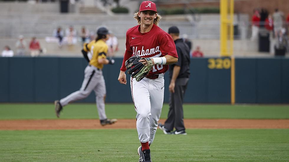 Alabama Shortstop Wins Gold Glove Award