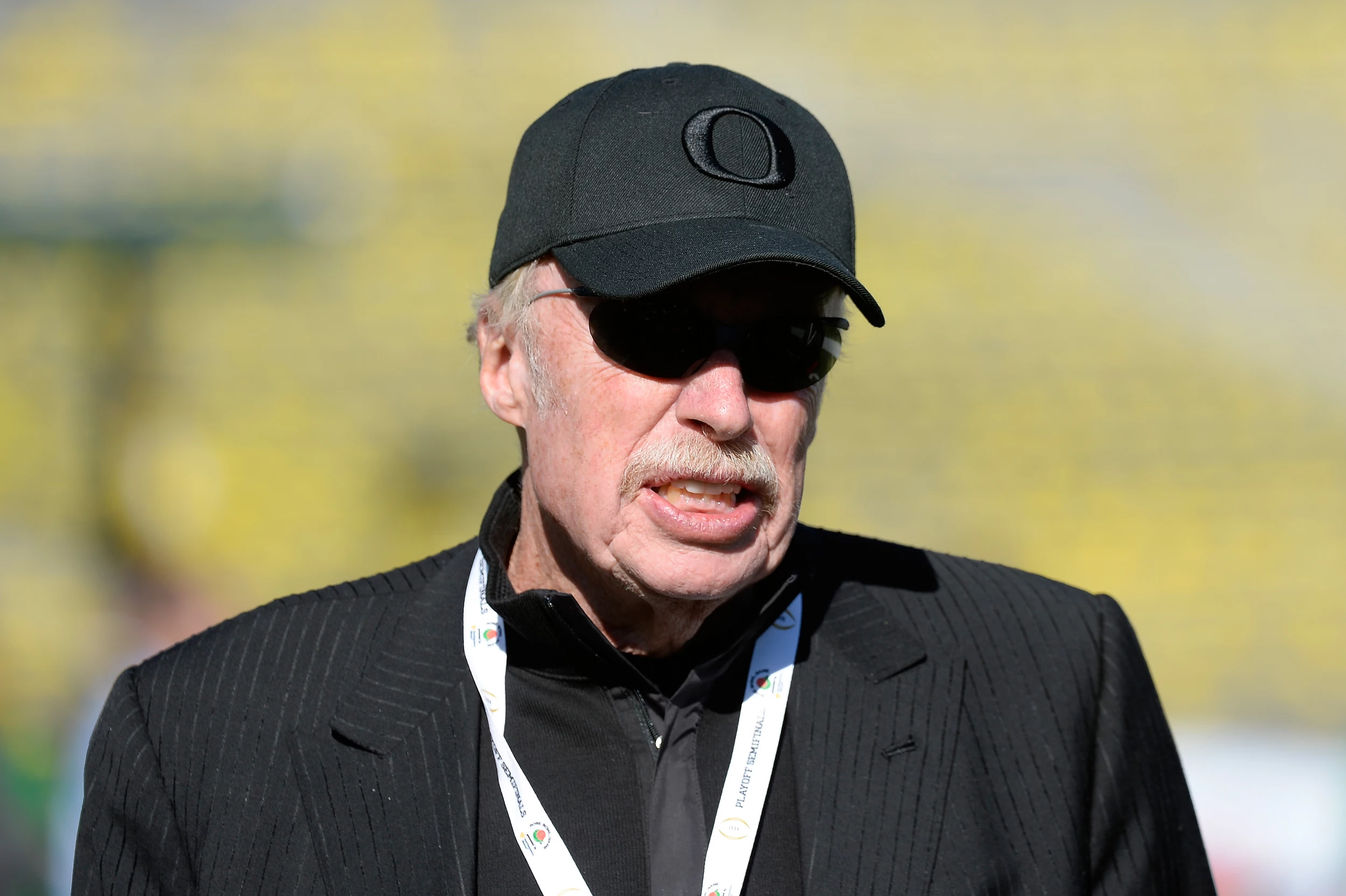Phil Knight, Co-Founder of Nike, to Step Down as Chairman