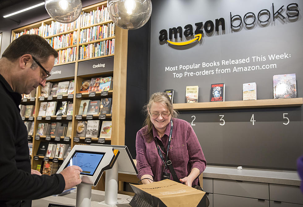 Amazon Opening Bookstores 