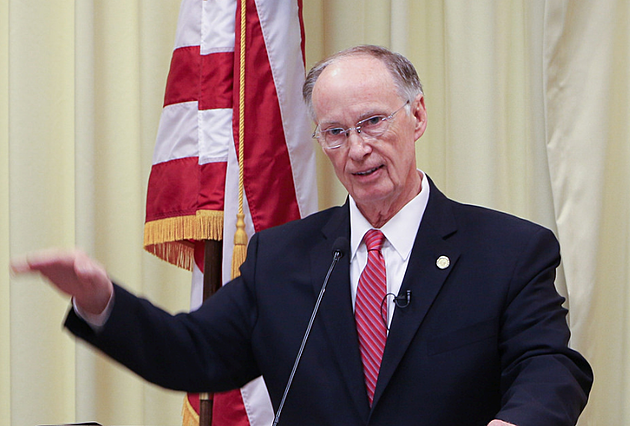 VIDEO: Robert Bentley Resigns as Governor of Alabama