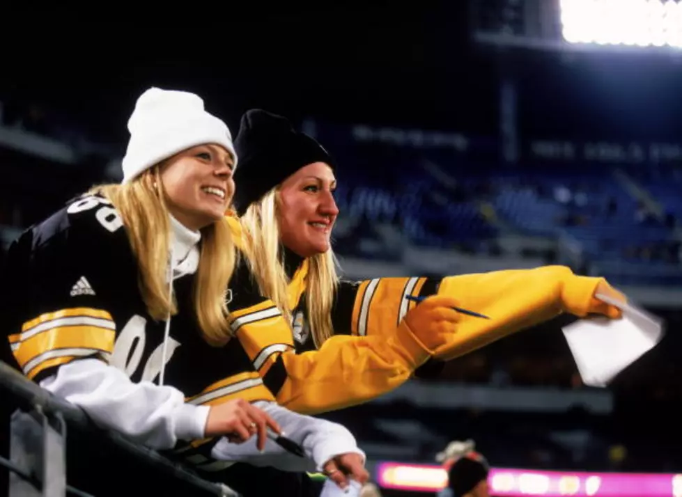 5 thing that show women love football as much as men