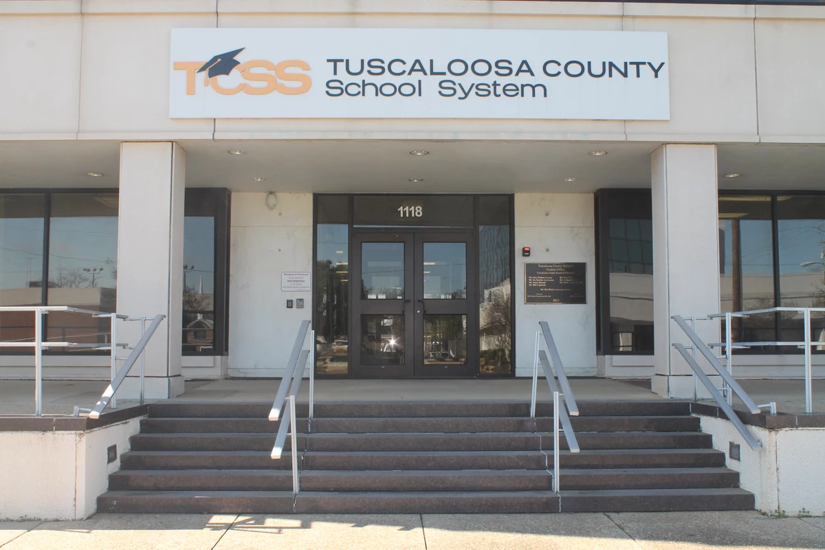 Tuscaloosa County School System Superintendent CFO to Retire