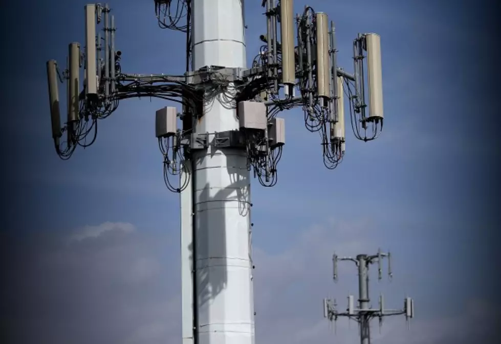 Are Fake Cellphone Towers Spying On Us