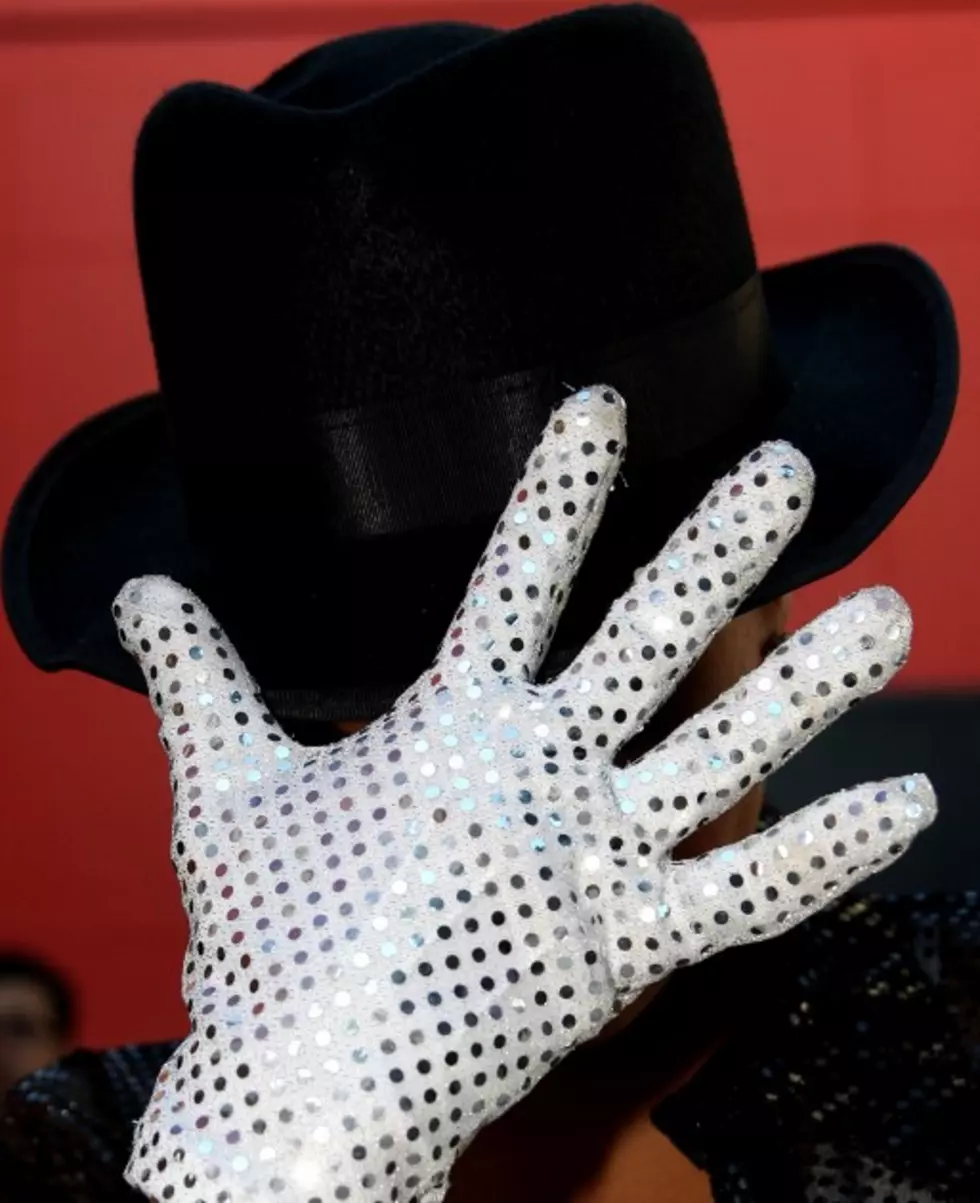 Photo-Michael-Jackson-Hat-and-Glove