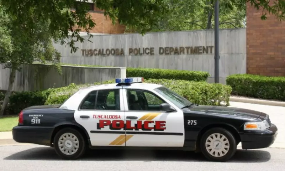 Tuscaloosa Police Officer Crashes Into Tree