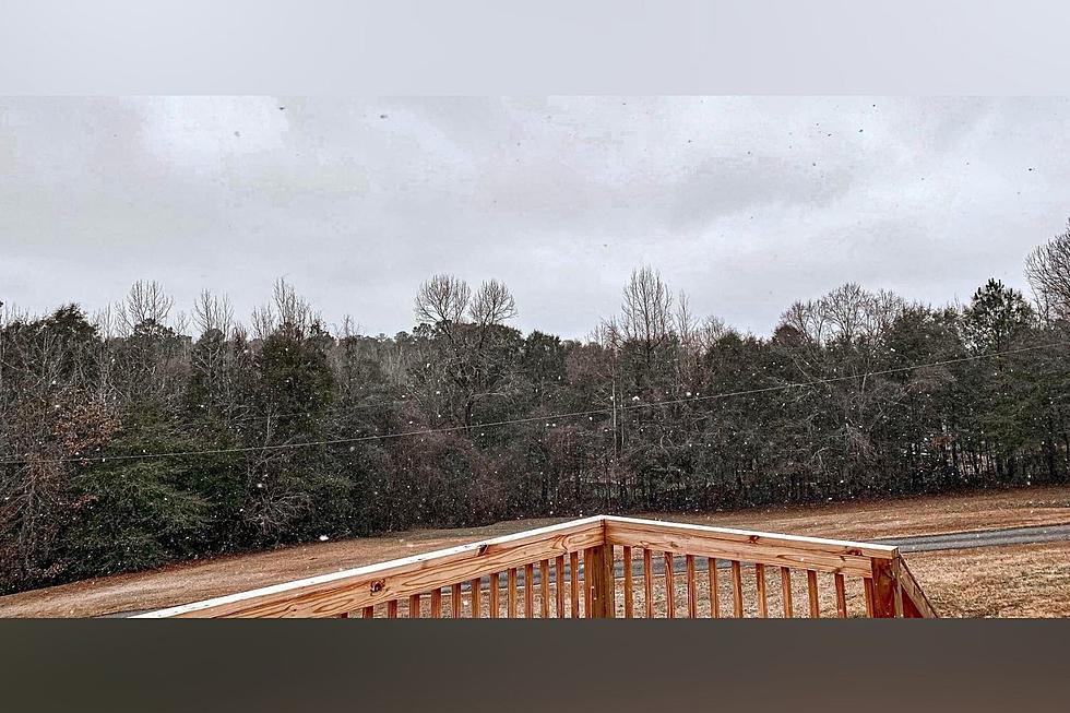 Winter in the South: 70 Degrees Yesterday, Snow Flurries Today in West Alabama