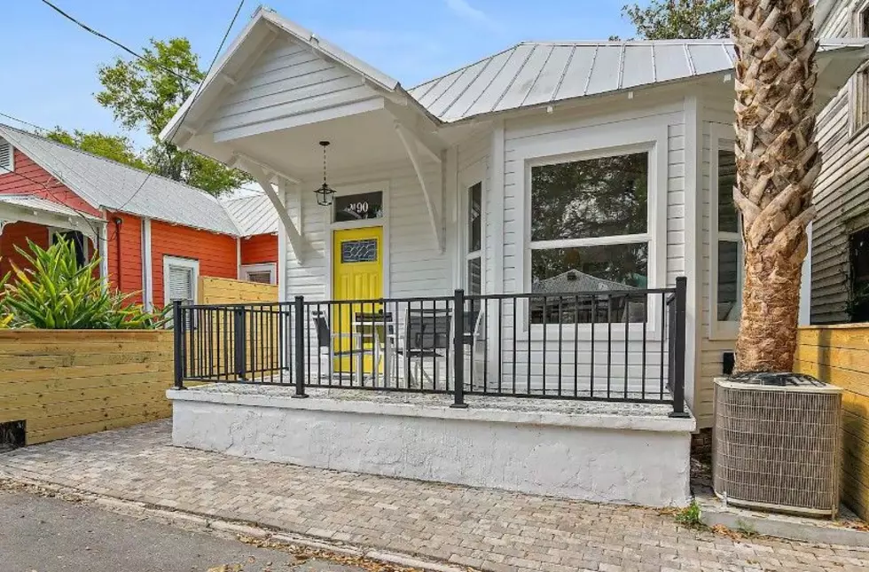 Florida for the Holidays? This Tiny Home with a Pool is Perfect