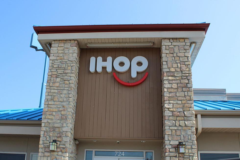 WTUG Broadcasts Live from Tuscaloosa, Alabama IHOP