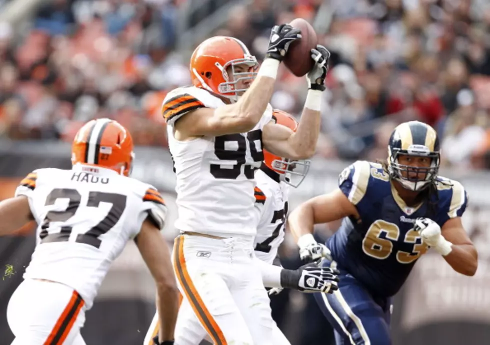 Season Over for Browns LB Scott Fujita