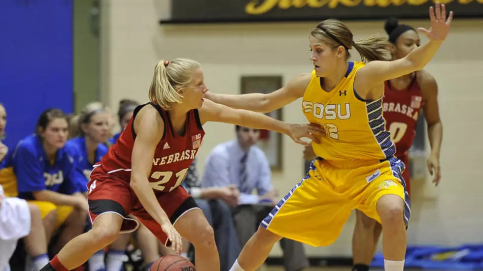 Jackrabbits Survive a Scare, Beat Western Illinois, Take Sole Possession of First Place in Summit League