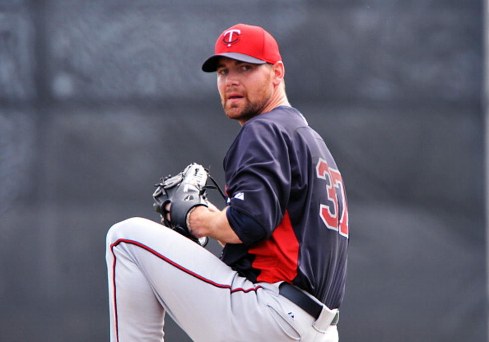 Pelfrey Goes 2 Shutout Innings, Twins Beat Red Sox