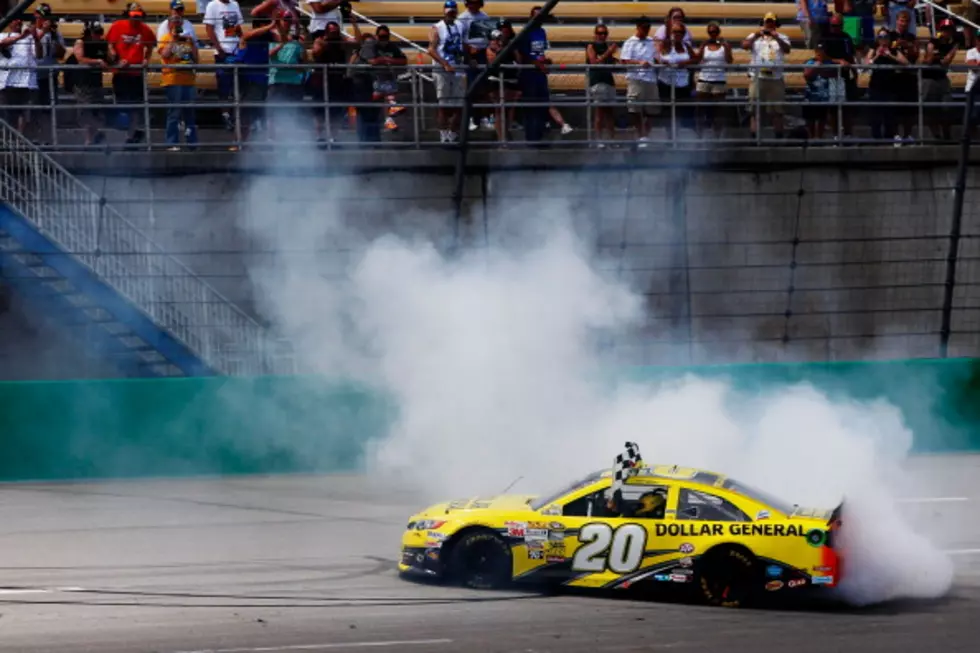 Kenseth&#8217;s Pit-Road Gamble Pays Off With Win
