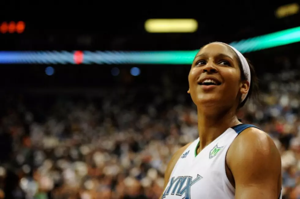 All-Star Moore Scores 30 To Lead Lynx Past Sparks 82-72