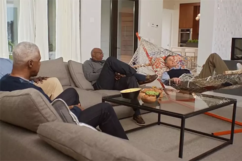 Christian Laettner, Shaq, Drexler and Dr.J Appear in the Funniest Commerical of March Madness