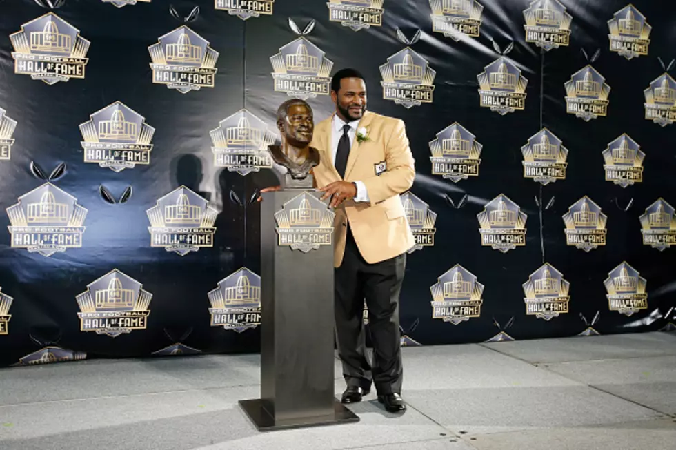 Jerome Bettis Delivers a Memorable Speech as the Bus Reaches the Hall of Fame