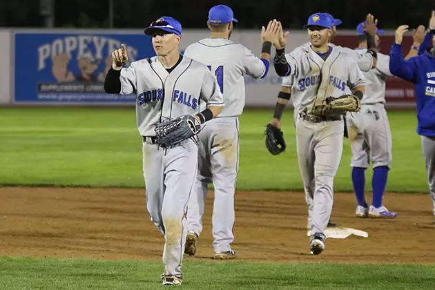 Sioux Falls Canaries Outlast Winnipeg Goldeyes for 8-6 Win in 13 Innings on Tuesday Night