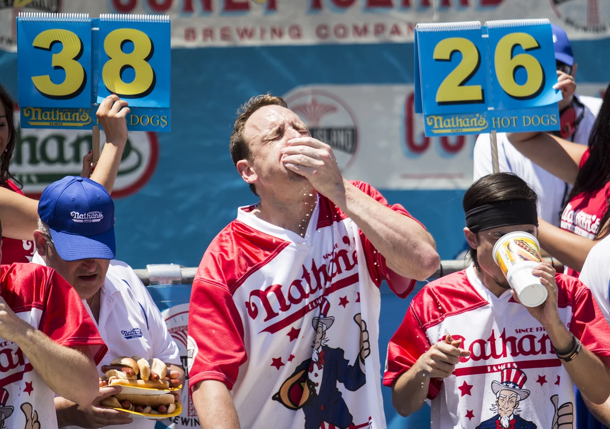 Joey Chestnut Proves You Can Gain Over 20 Pounds in 10 Minutes