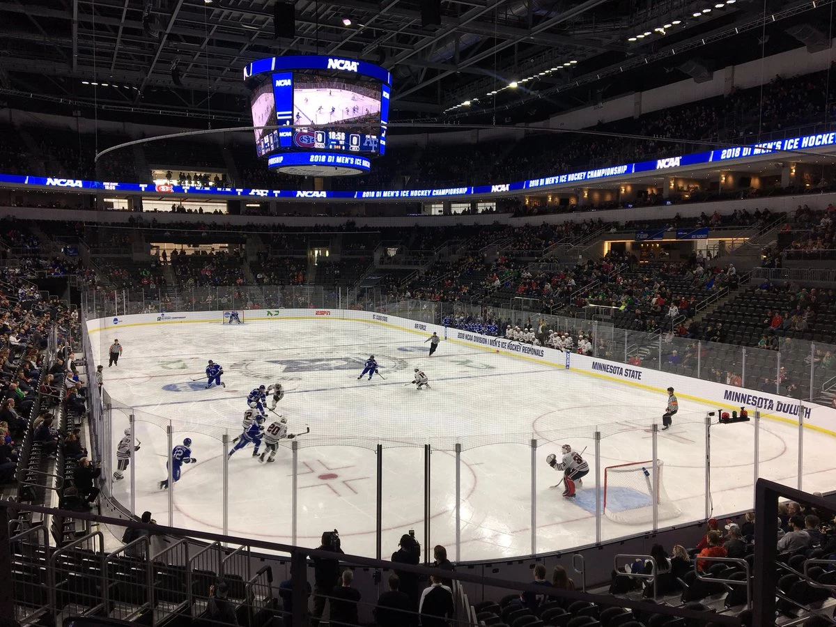 Over 16,000 Attend the NCAA Men's Hockey Regional in Sioux Falls