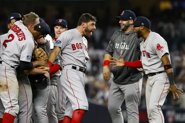 Red Sox Hold Off Yanks in Game 4, Face Astros in ALCS