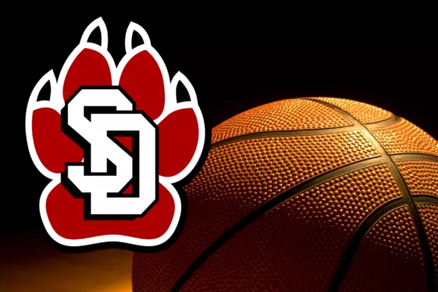 Stanley Umude Double-double Lifts South Dakota Coyotes over Denver Pioneers 72-45